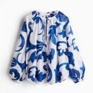 H&M White and Blue floral print Puff Sleeve Blouse 100% cotton